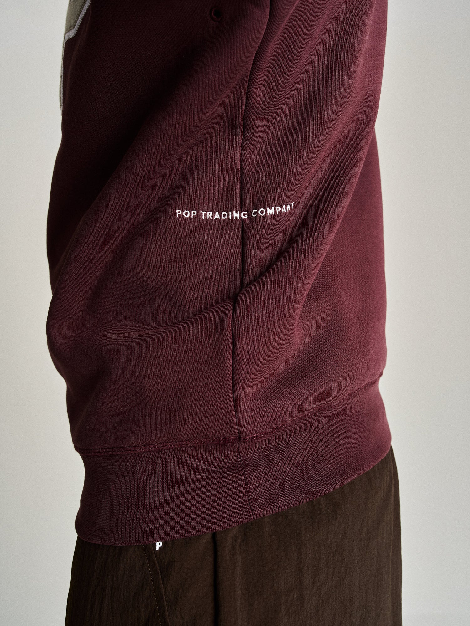 Pop College P Crewneck Sweat Fudge