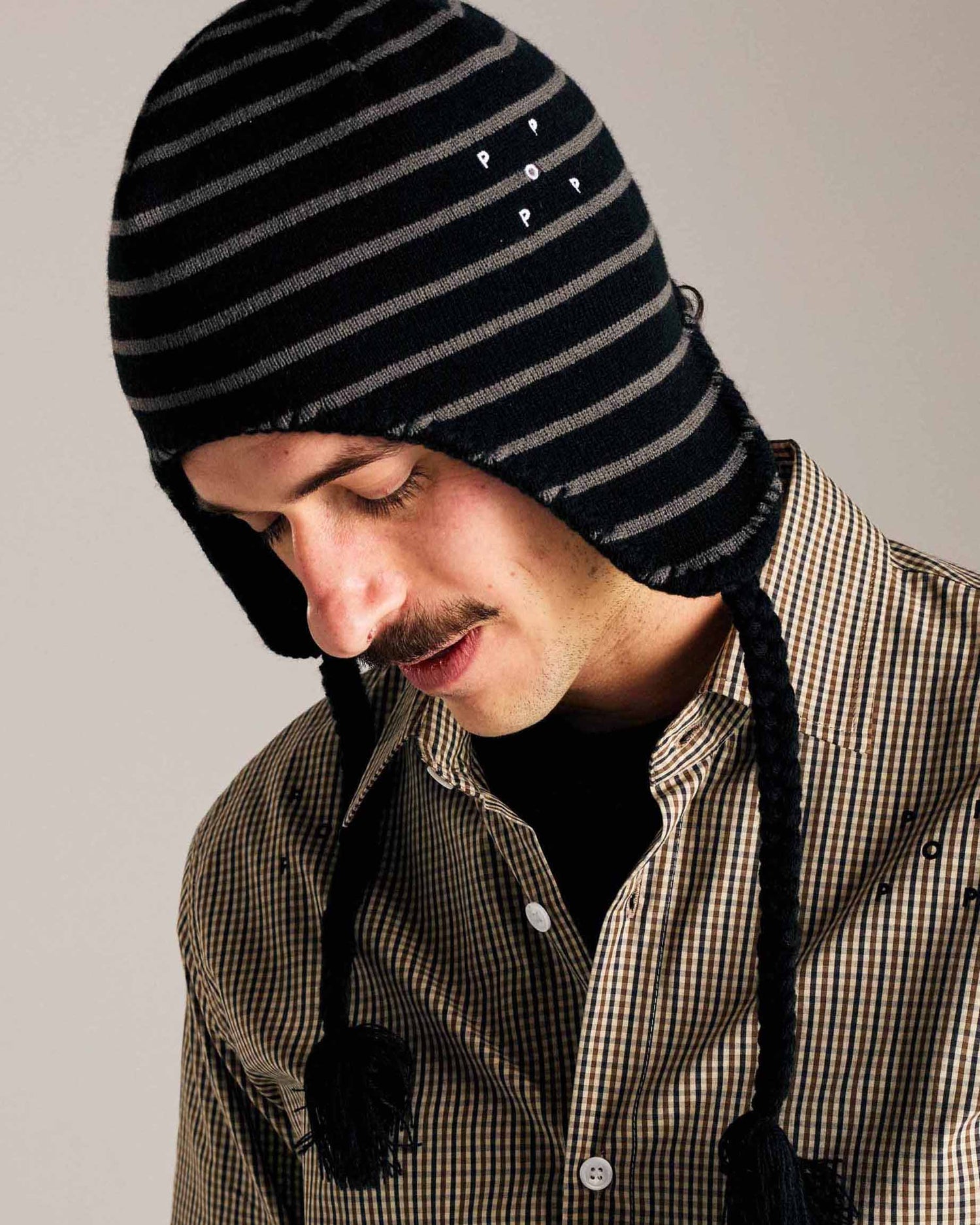 Pop Reversible Earflap Beanie Black/Charcoal