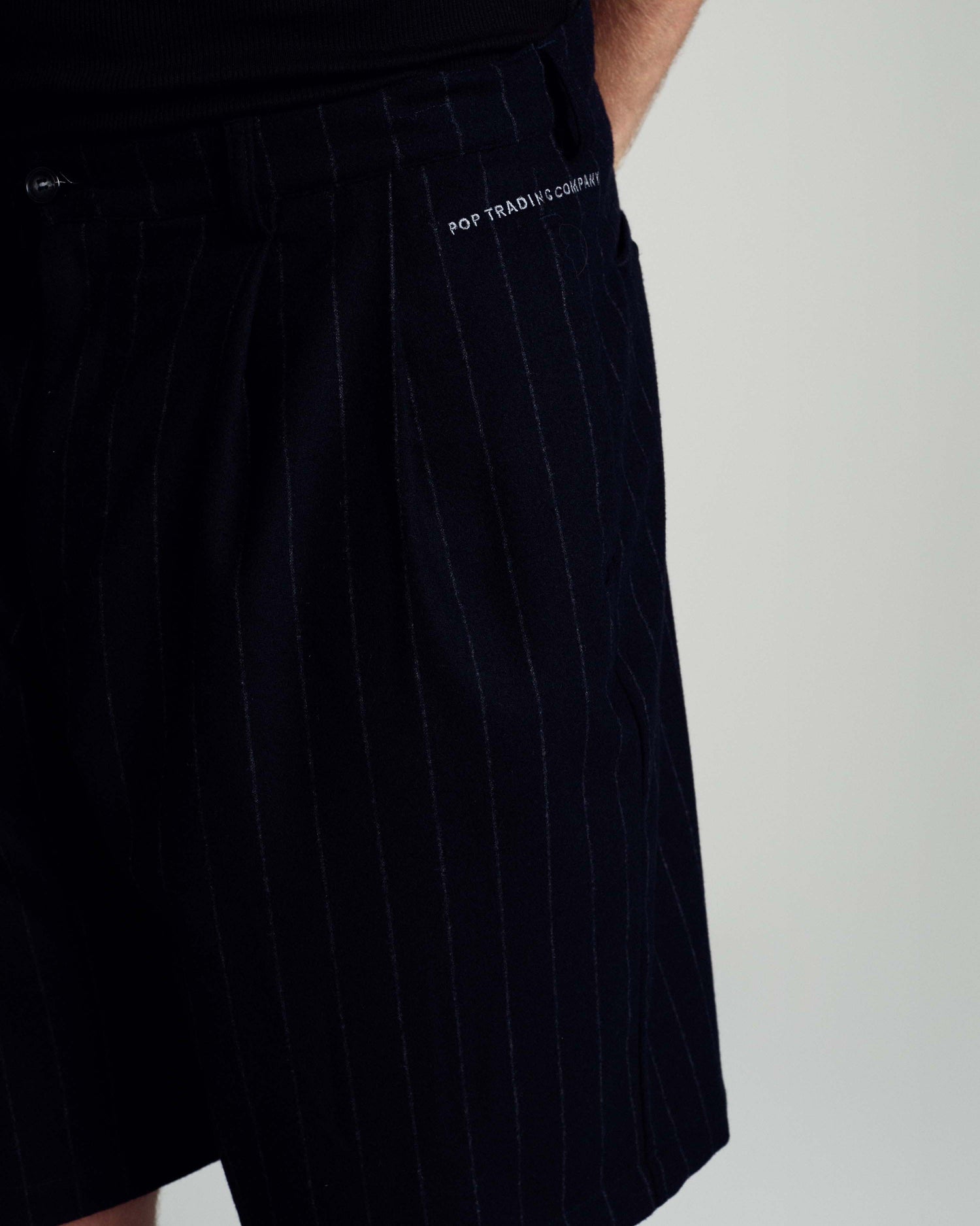Pop Pinstripe Suit Short Navy/Grey
